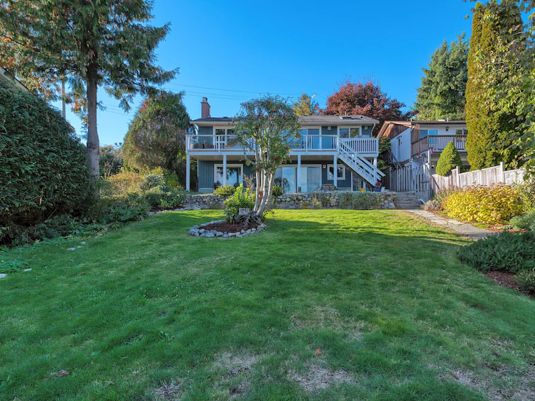 648 Gibsons Way, Gibsons, BC, V0N 1V9 - 37