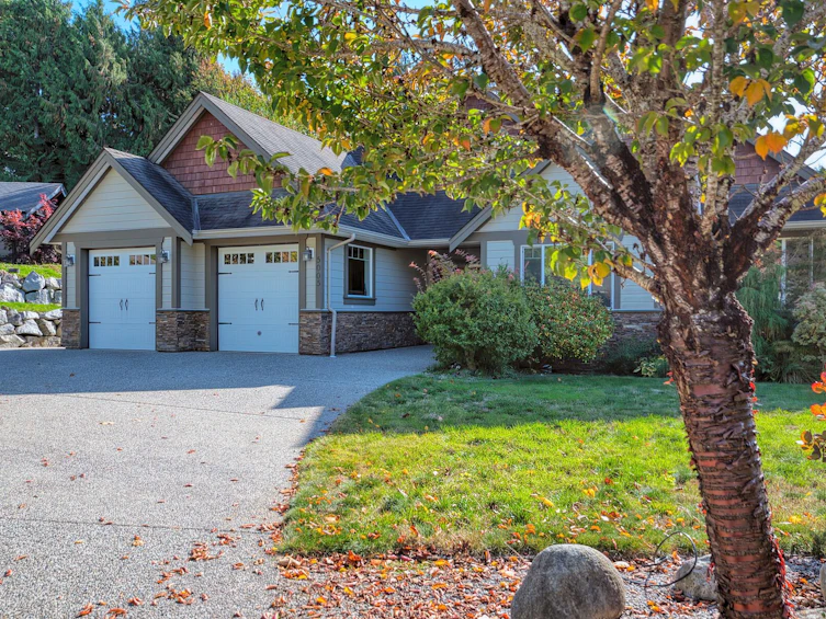 5005 Bay Road, Sechelt, BC, V7Z 0E9 - 2