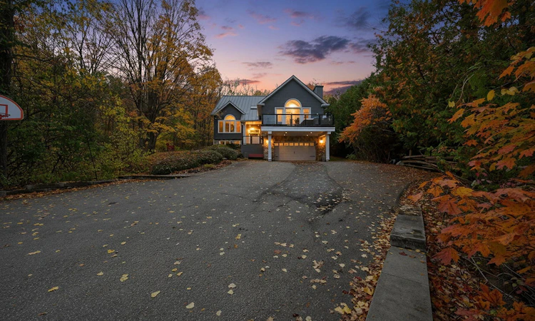 112 Arrowhead Crescent
