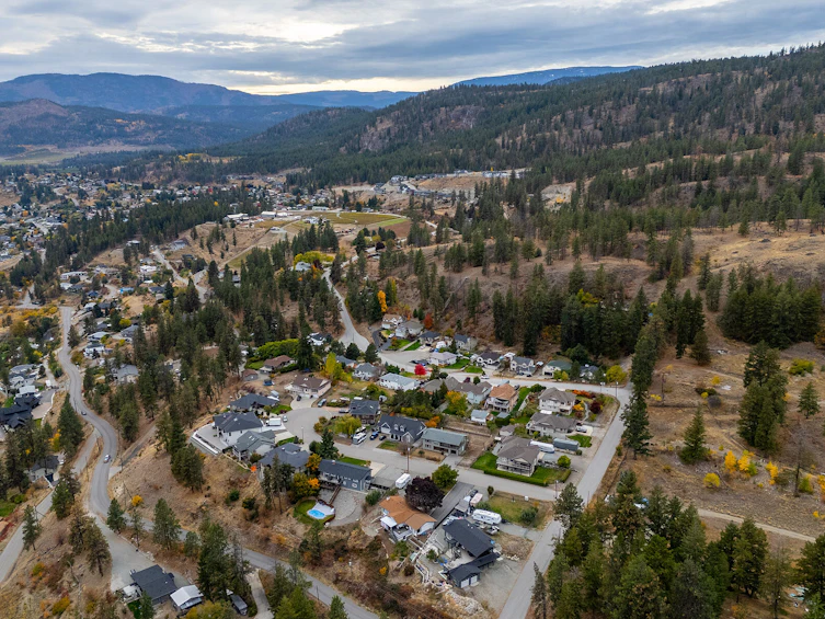 5817 Victoria Street, Peachland, BC, V0H 1X4 - 70