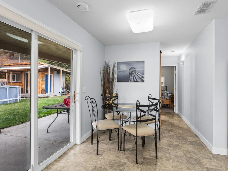 5817 Victoria Street, Peachland, BC, V0H 1X4 - 34