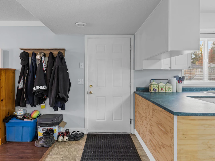 5817 Victoria Street, Peachland, BC, V0H 1X4 - 27