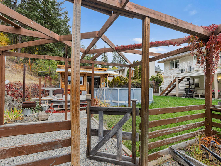 5817 Victoria Street, Peachland, BC, V0H 1X4 - 54