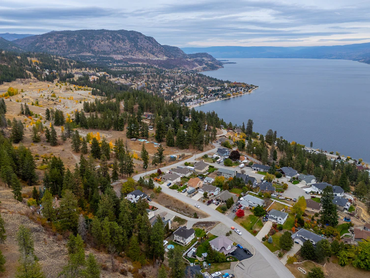 5817 Victoria Street, Peachland, BC, V0H 1X4 - 68