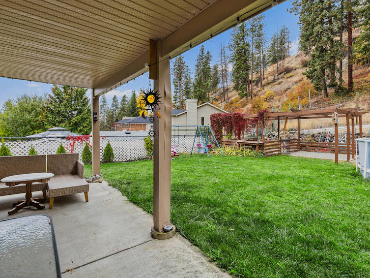 5817 Victoria Street, Peachland, BC, V0H 1X4 - 41