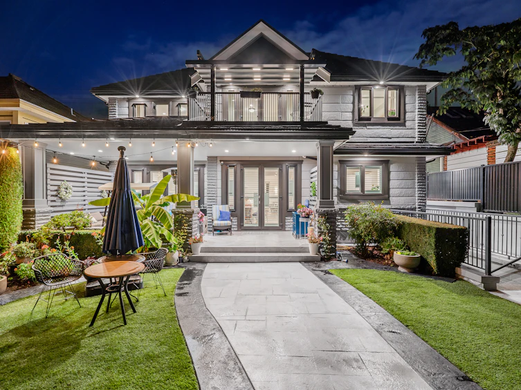 559 E 4th Street, North Vancouver, BC, V7L 1J7