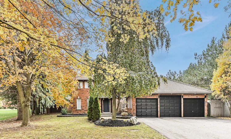 23 Hill Farm Road