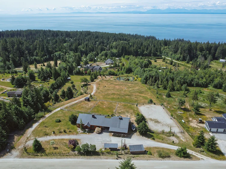 2247 Pixton Road, Gibsons, BC, V0N 2W5 - 2