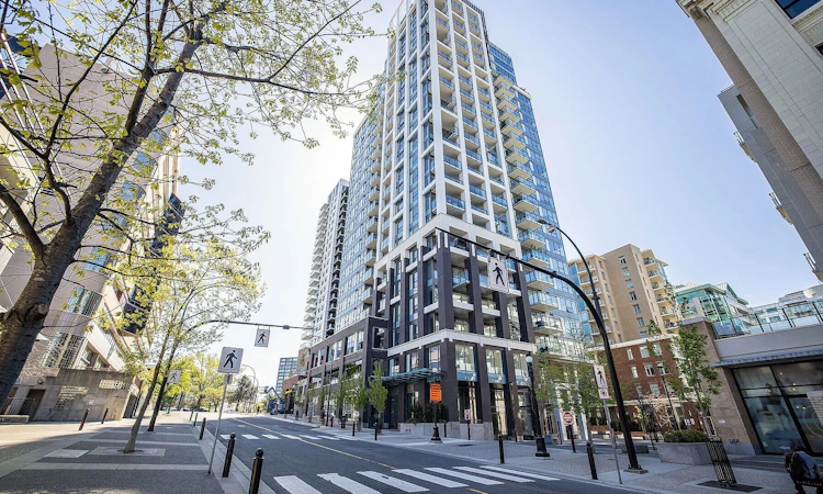 2105-777 Herald Steet