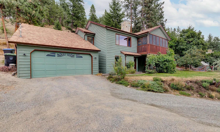 16455 Commonage Road