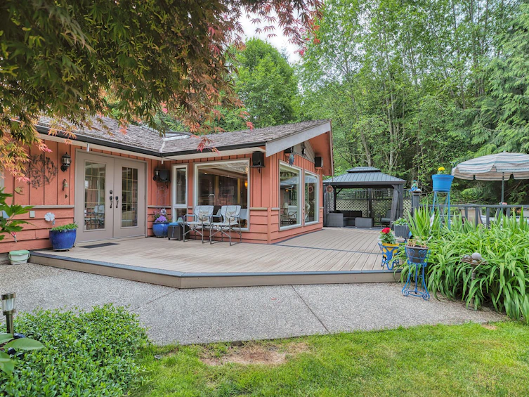6241 Sechelt Inlet Road, Sechelt, BC, V7Z 0L3