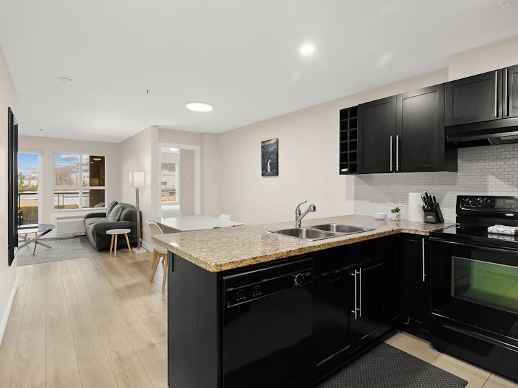 210-1093 Sunset Drive, Kelowna, BC, V1Y 9Z4 - 12
