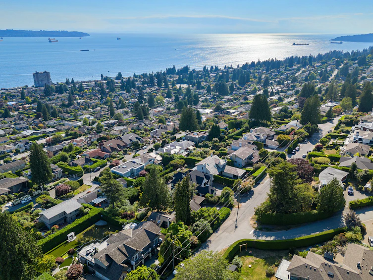 2234 Ottawa Avenue, West Vancouver, BC, V7V 2S6 - 12