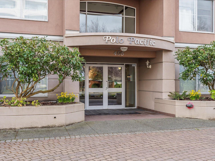 121-405 Quebec Street, Victoria, BC, V8V 4Z2 - 2