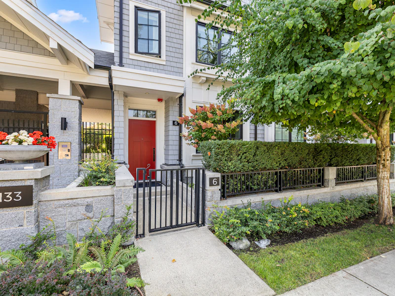 6 - 1133 Ridgewood Drive, North Vancouver BC