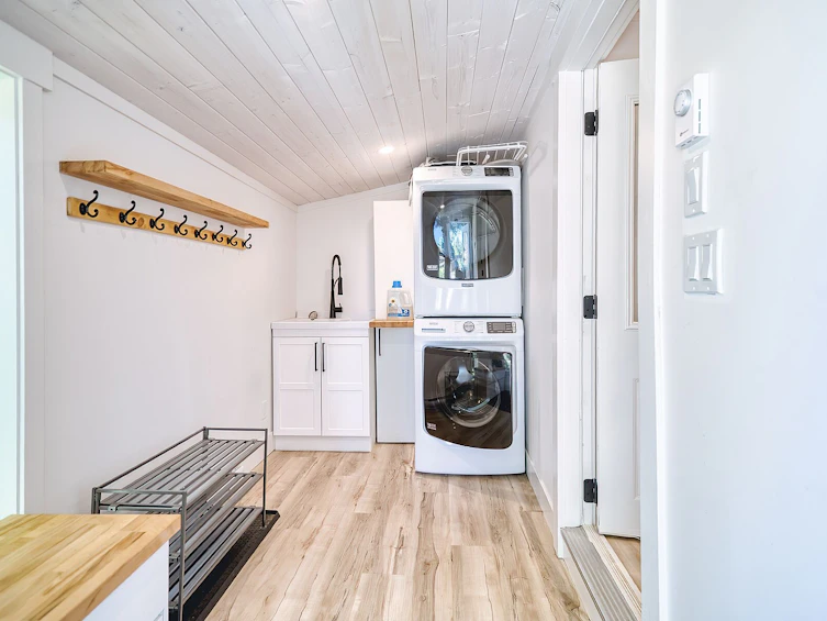 7949 Redrooffs Road, Halfmoon Bay, BC, V7Z 1C6 - 21