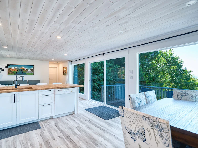 7949 Redrooffs Road, Halfmoon Bay, BC, V7Z 1C6 - 5