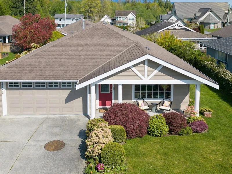 5722 Emily Way, Sechelt BC