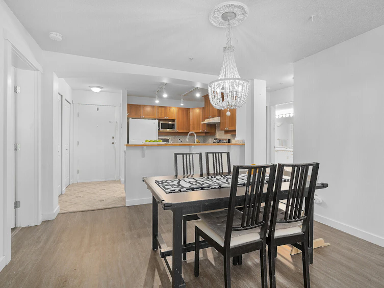 212-1432 Parkway Boulevard, Coquitlam, BC, V3E 3L9 - 9