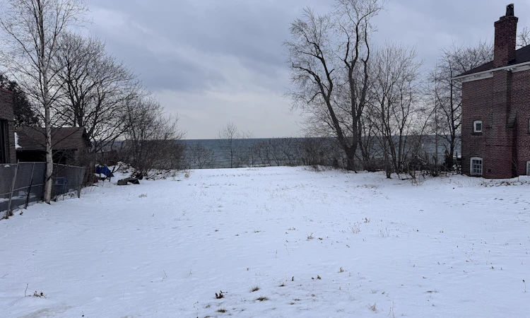 2685 Lake Shore Boulevard W