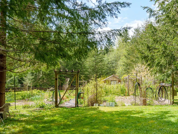 1531 Lockyer Road, Roberts Creek, BC, V0N 2W1 - 36