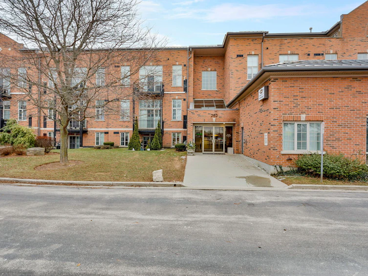 219-262 Dundas Street E, Hamilton, ON, L8B 1A9