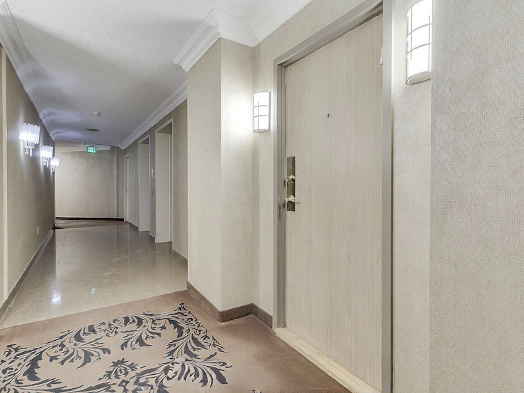 301-40 Harding Boulevard W, Richmond Hill, ON, L4C 9S5 - 3