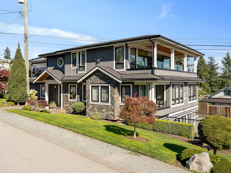 932 Ash Street, Surrey, BC, V4B 4K1 - 2