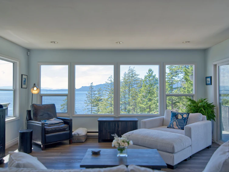 10993 Sunshine Coast 10991 Highway, Pender Harbour Egmont, BC, V7Z 1B8 - 10