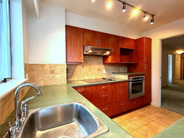 105-2135 Argyle Avenue, West Vancouver, BC, V7V 1A5 - 16