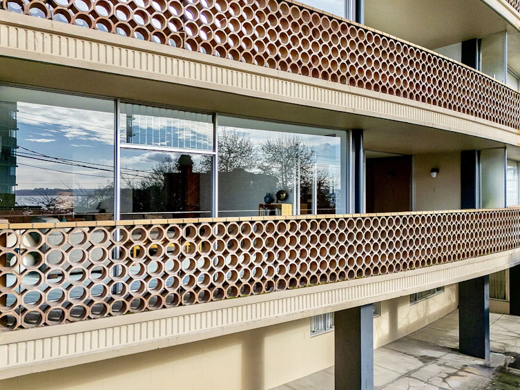 105-2135 Argyle Avenue, West Vancouver, BC, V7V 1A5 - 4
