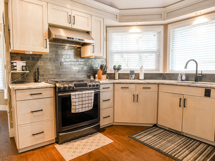 101-15121 19 Avenue, Surrey, BC, V4A 8J3 - 19