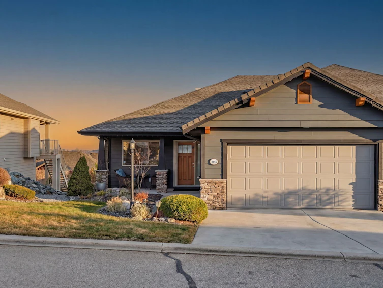 3656 Riviera Drive, Kelowna, BC, V1X 8E4 - 3