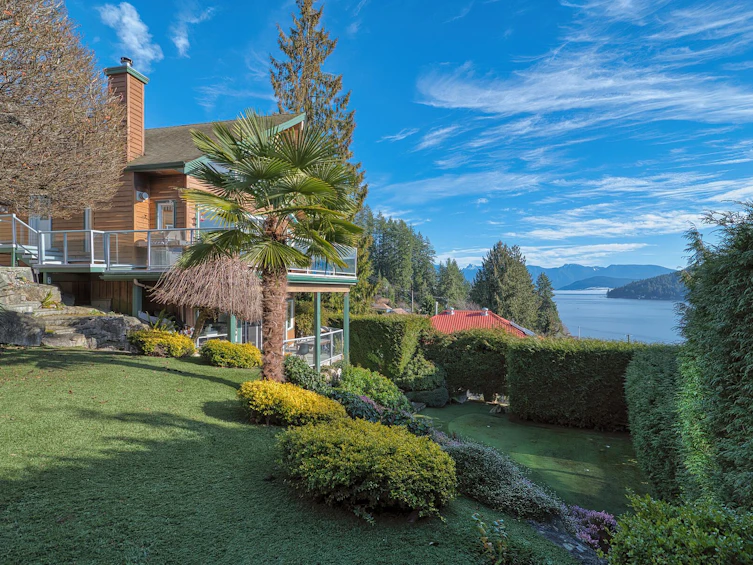 481 Central Avenue, Gibsons, BC, V0N 1V1