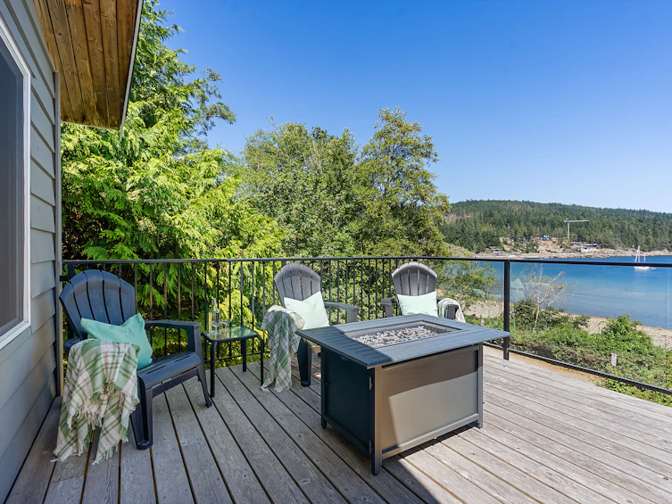 7653 Redrooffs Road, Halfmoon Bay, BC, V7Z 1C4 - 3