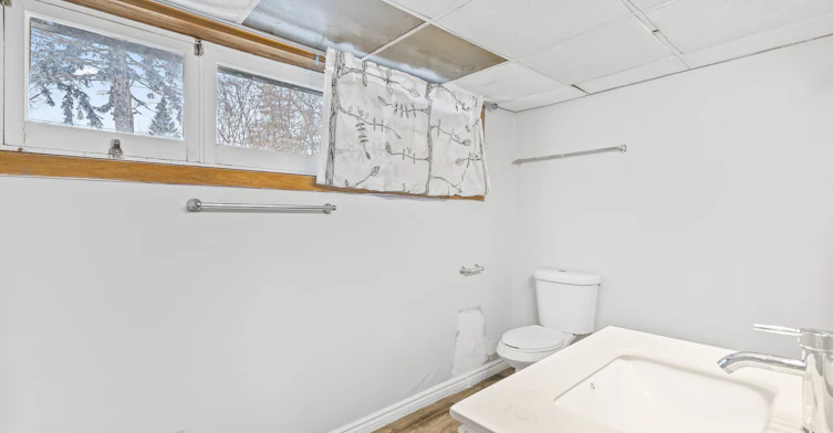 upper-957 Beechwood Avenue, Mississauga, ON, L5G 4E3 - 16