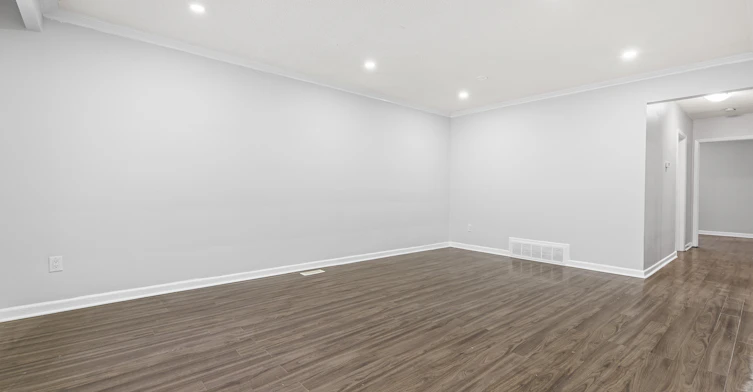 upper-957 Beechwood Avenue, Mississauga, ON, L5G 4E3 - 4
