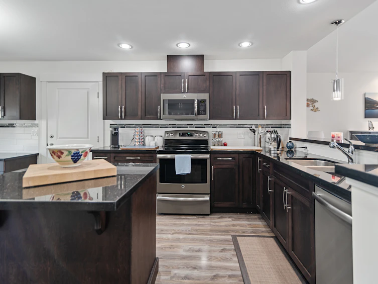 6252 Oracle Road, Sechelt, BC, V7Z 0N7 - 8