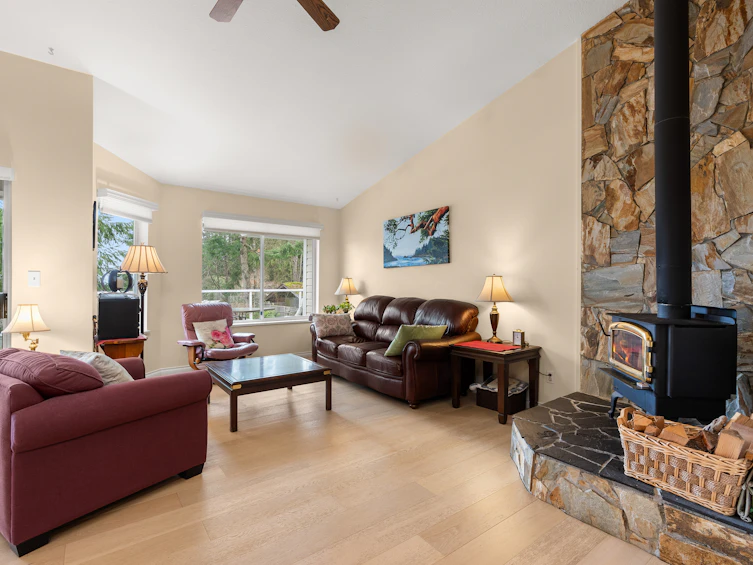 4967 Laurel Avenue, Sechelt, BC, V7Z 0B7 - 4