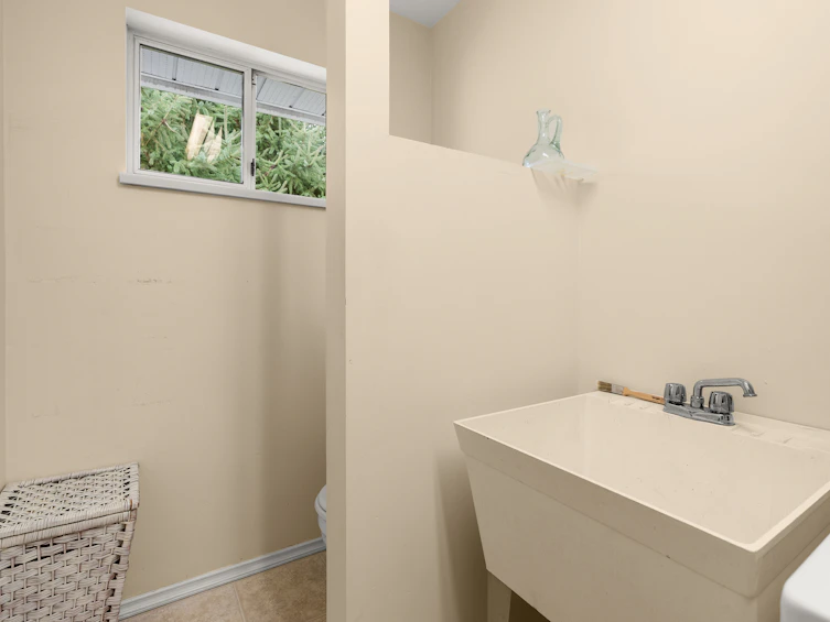 4967 Laurel Avenue, Sechelt, BC, V7Z 0B7 - 24