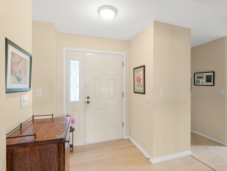 4967 Laurel Avenue, Sechelt, BC, V7Z 0B7 - 2