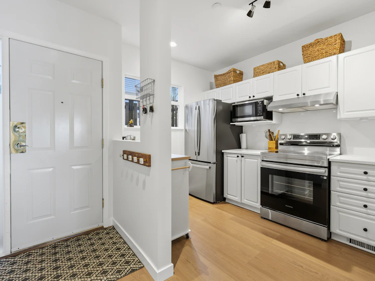 1-8581 Jellicoe Street, Vancouver, BC, V5S 4T5 - 8
