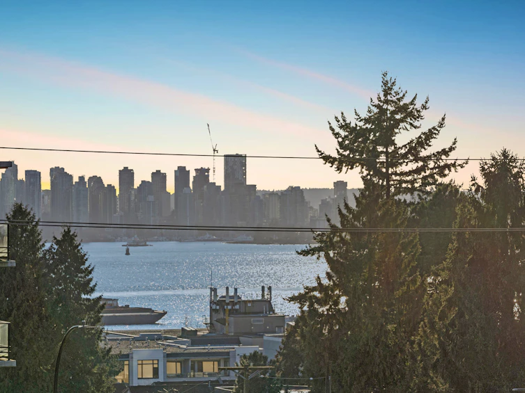 305-175 W 4th Street, North Vancouver, BC, V7M 1H6 - 2