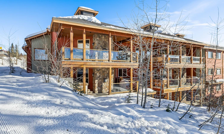 306-5050 Snowbird Way