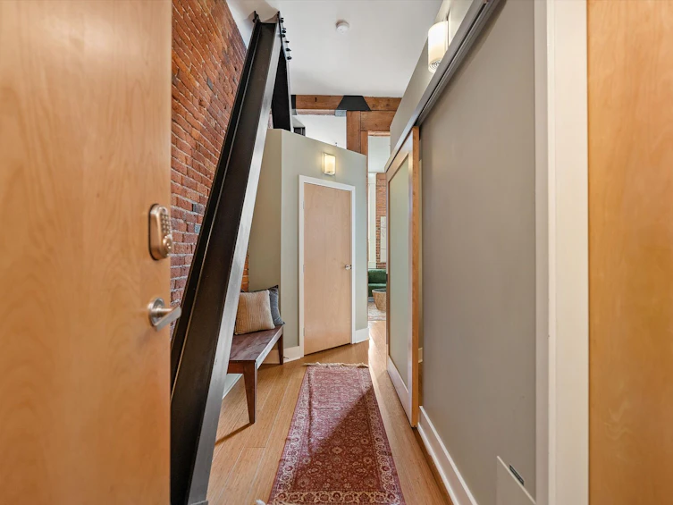 204-610 Johnson Street, Victoria, BC, V8W 1M4 - 4