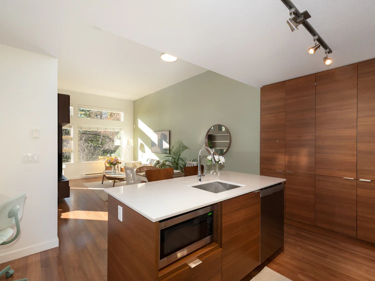 507-1677 Lloyd Avenue, North Vancouver, BC, V7P 0B1 - 6