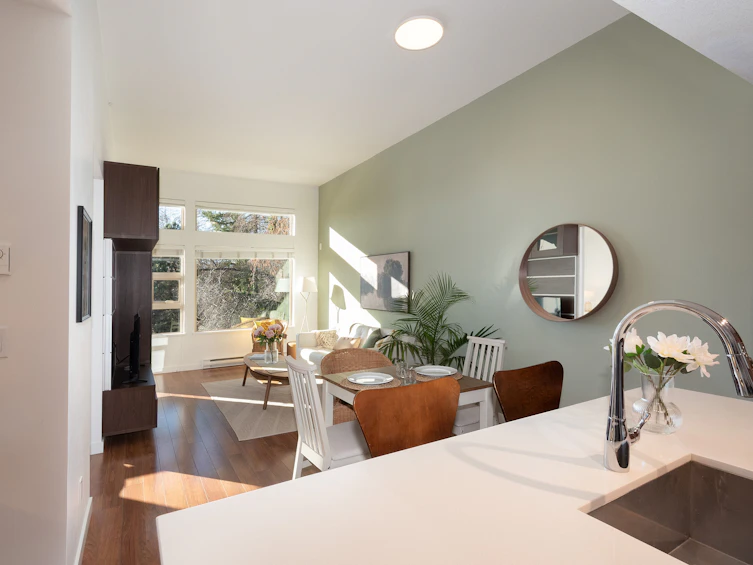 507-1677 Lloyd Avenue, North Vancouver, BC, V7P 0B1 - 7