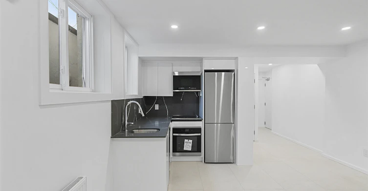 1340 B Avenue Rd, Toronto, ON, M5N 2H2 - 8