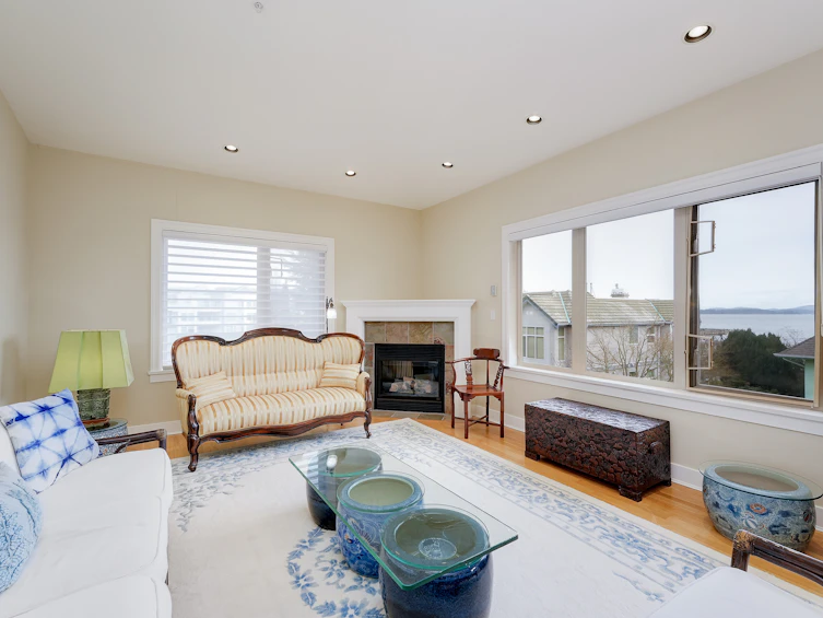 303-2520 Oakville Avenue, Sidney, BC, V8L 1V9 - 2