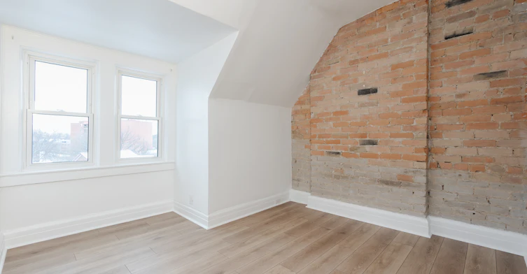 15 Indian Cres Upper Road, Toronto, ON, M6P 2E9 - 17